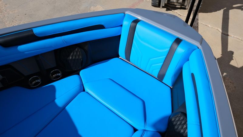 NEW 2026 MALIBU 25 LSV Image 55