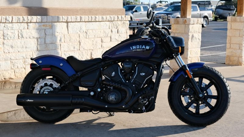 NEW 2025 INDIAN MOTORCYCLE SCOUT BOBBER LIMITED WITH TECHNOLOGY PACKAGE Image 2