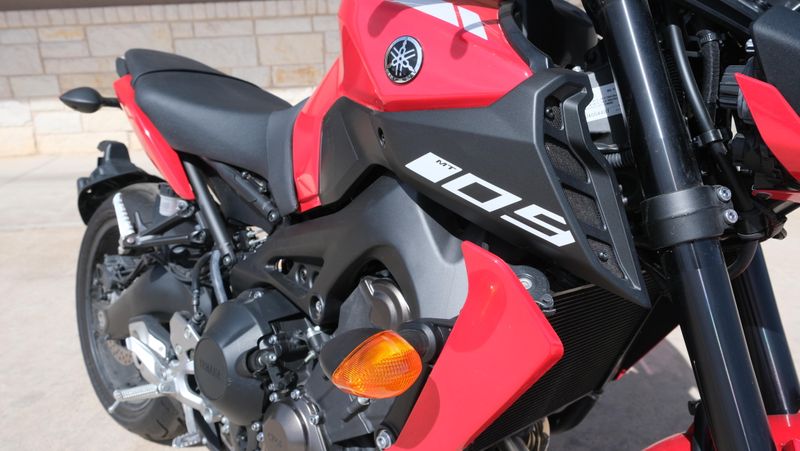 USED 2018 YAMAHA MT09 Image 12
