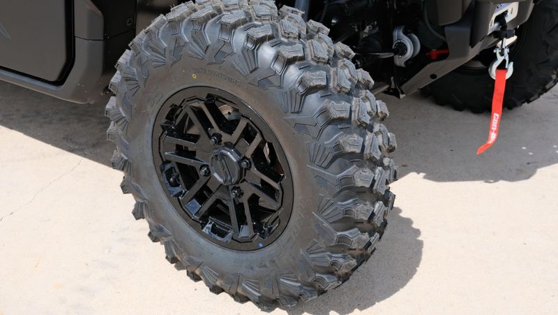 NEW 2026 CAN-AM DEFENDER MAX LIMITED CAB HD11 Image 5