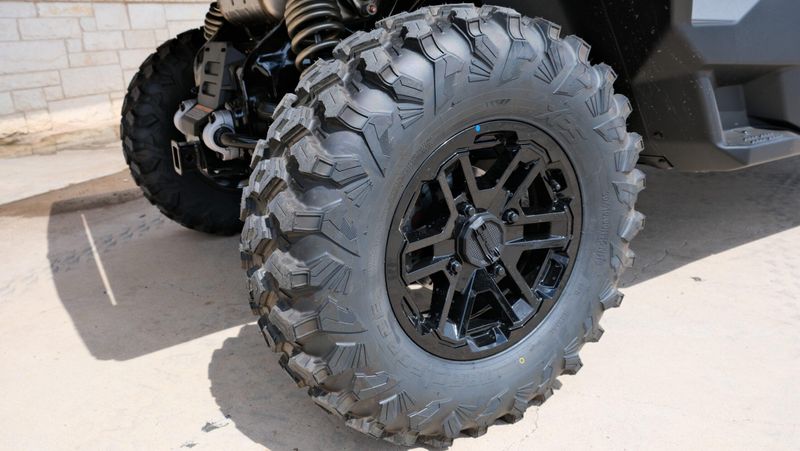 NEW 2026 CAN-AM DEFENDER MAX LIMITED CAB HD11 Image 9
