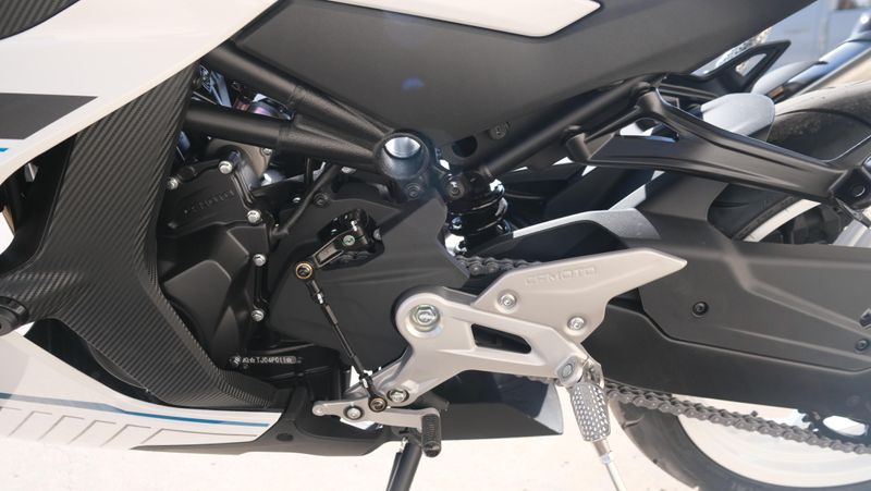 NEW 2026 CFMOTO 450SS Image 13