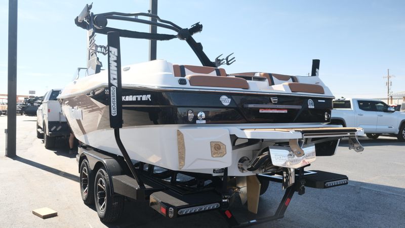 NEW 2026 MALIBU 23 LSV Image 5