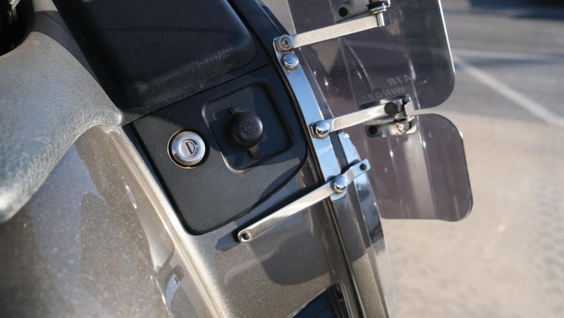 USED 2010 HONDA GOLD WING WITH AUDIO  COMFORT Image 14