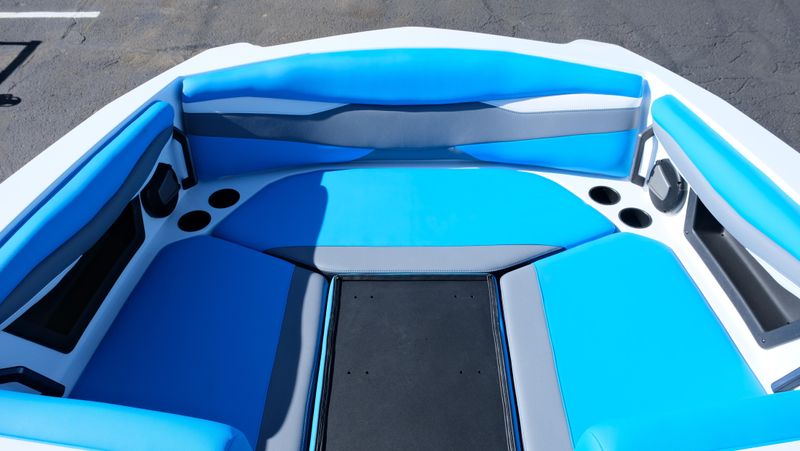 NEW 2026 AXIS A225 Image 15