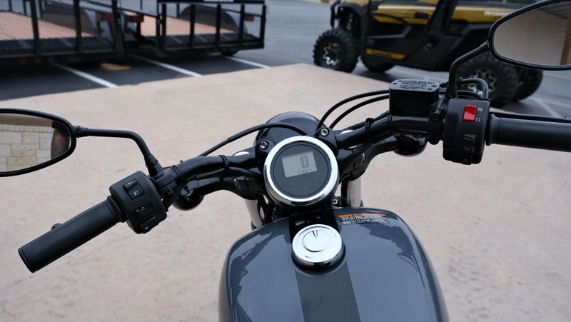 USED 2023 YAMAHA BOLT RSPEC STORM GRAY Image 17