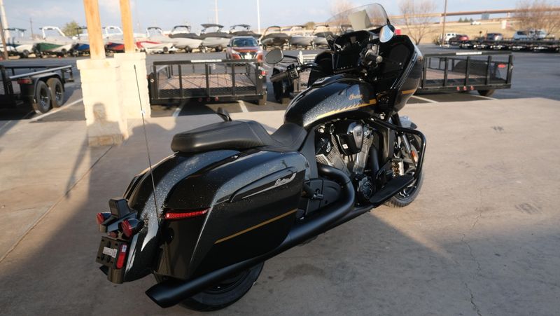 NEW 2026 INDIAN MOTORCYCLE CHALLENGER DARK HORSE WITH 112 AND AUDIO PACKAGE Image 3