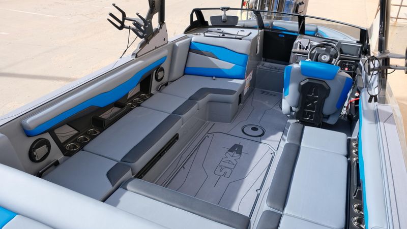 NEW 2026 AXIS T235 Image 17