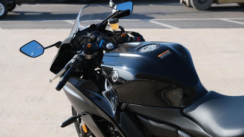 NEW 2025 YAMAHA YZFR7 Image 16