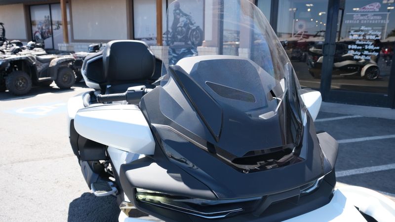 NEW 2026 CAN-AM SPYDER RT LIMITED Image 11