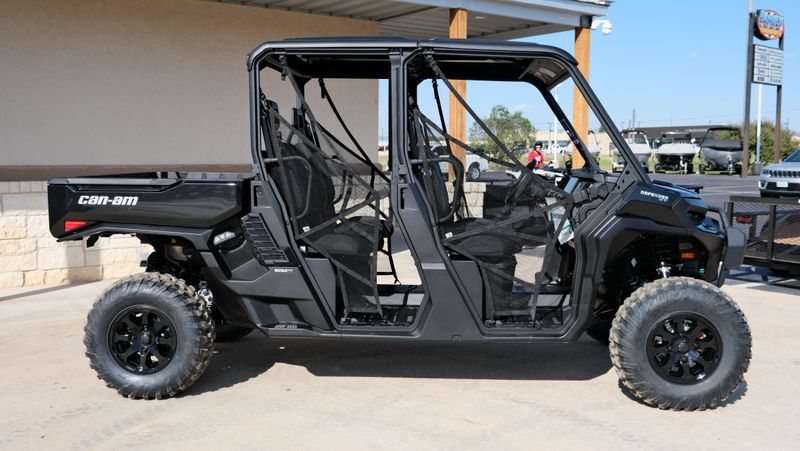 NEW 2026 CAN-AM DEFENDER MAX XT HD11 WITH 1025 INCH TOUCHSCREEN Image 2