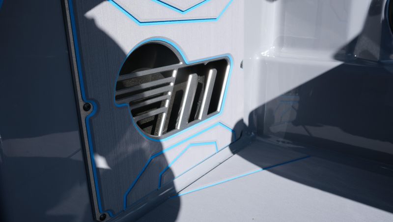 NEW 2026 MALIBU 25 LSV Image 26