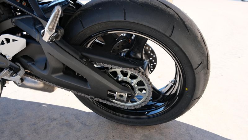 USED 2025 KAWASAKI NINJA ZX10R METAL FLAT SPARK BLACK AND EBONY  in a METAL FLAT SPARK BLACK AND EBONY exterior color. Family PowerSports (877) 886-1997 familypowersports.com