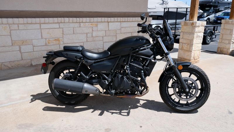 USED 2025 KAWASAKI ELIMINATOR Image 2