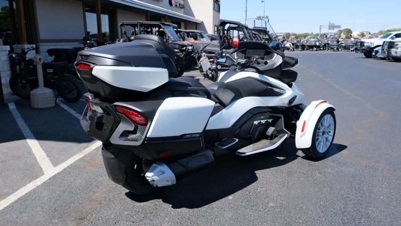 NEW 2026 CAN-AM SPYDER RT LIMITED Image 2