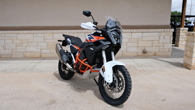 NEW 2026 KTM 1390 SUPER ADVENTURE R Image 1