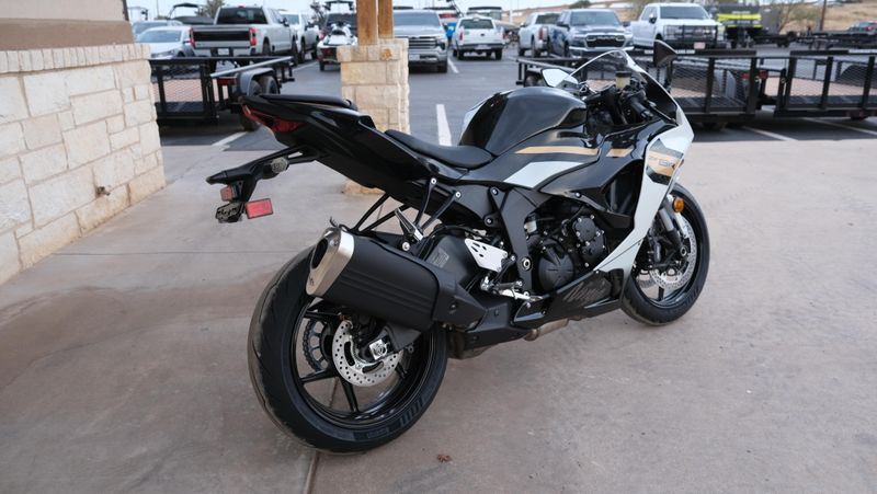 NEW 2026 KAWASAKI NINJA ZX6R ABS Image 3