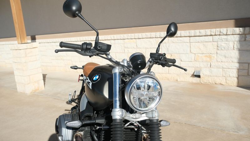USED 2023 BMW R NINET PURE Image 10