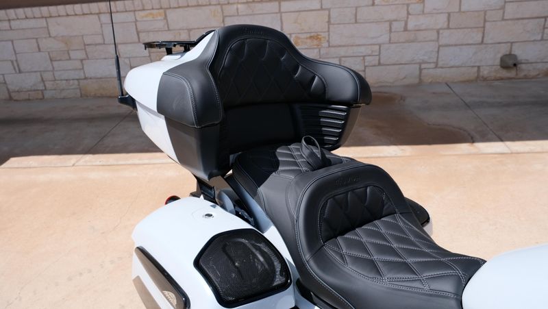 NEW 2026 INDIAN MOTORCYCLE ROADMASTER POWERPLUS DARK HORSE WITH 112 AND AUDIO PACKAGE Image 15