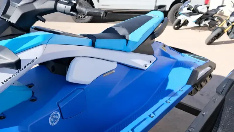 NEW 2026 YAMAHA JETBLASTER DLX 3 3UP Image 9