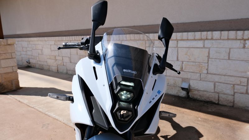 NEW 2026 SUZUKI GSX-8R Image 4