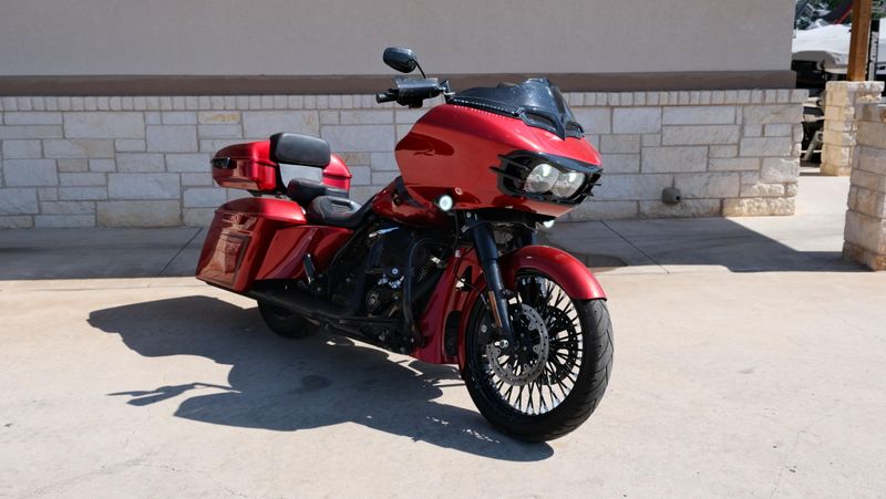USED 2018 HARLEY ROAD GLIDE SPECIAL Image 1