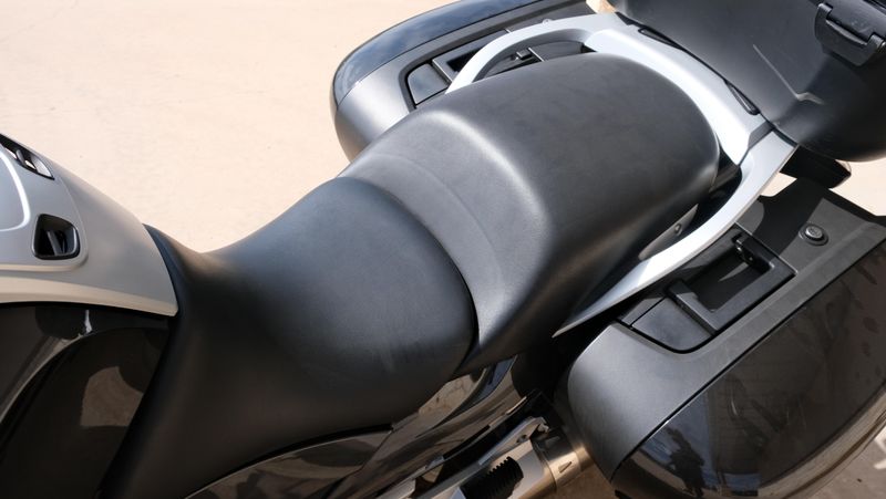 USED 2010 BMW R 1200 RT Image 10