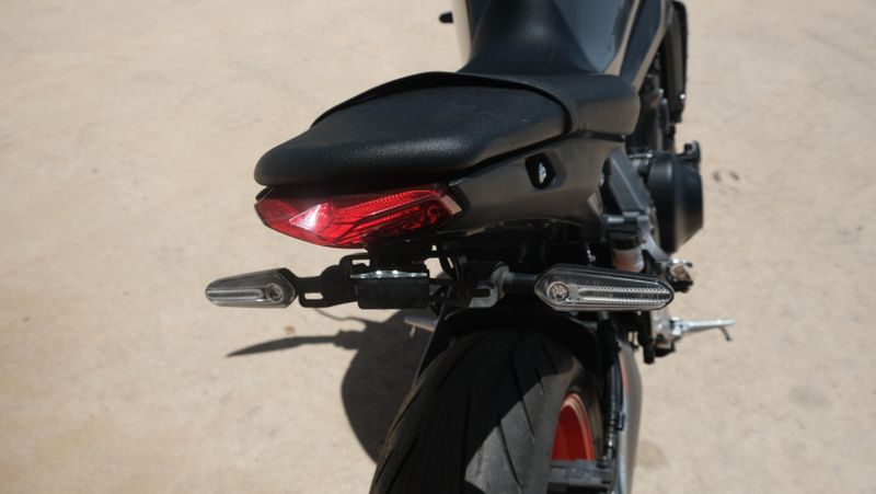 USED 2021 YAMAHA MT-09 Image 13