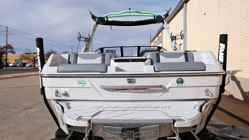 NEW 2026 MALIBU 23 LSV Image 4