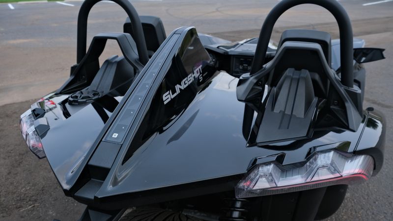 2024 Polaris SLINGSHOT S WITH TECHNOLOGY PACKAGE MANUALImage 12