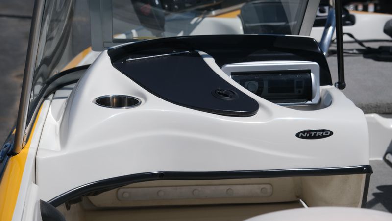 USED 2011 NITRO Z7 SPORT Image 18