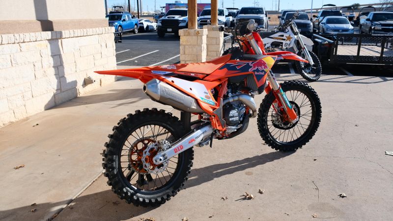 NEW 2026 KTM 450 SXF FACTORY EDITION Image 3