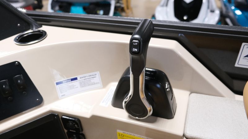 NEW 2026 CREST CONQUEST SE 200 CRUISE Image 13