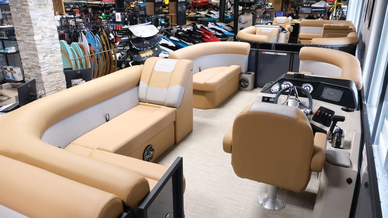 NEW 2026 CREST CONQUEST SE 200 CRUISE Image 8