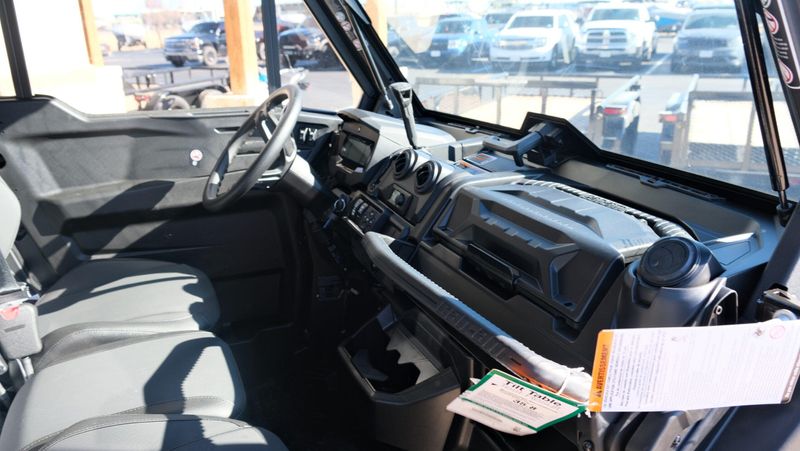 NEW 2026 CAN-AM DEFENDER PRO LIMITED CAB HD10 Image 13