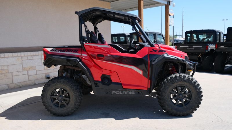 USED 2025 POLARIS GENERAL XP 1000 ULTIMATE - INDY RED ULTIMATE Image 4