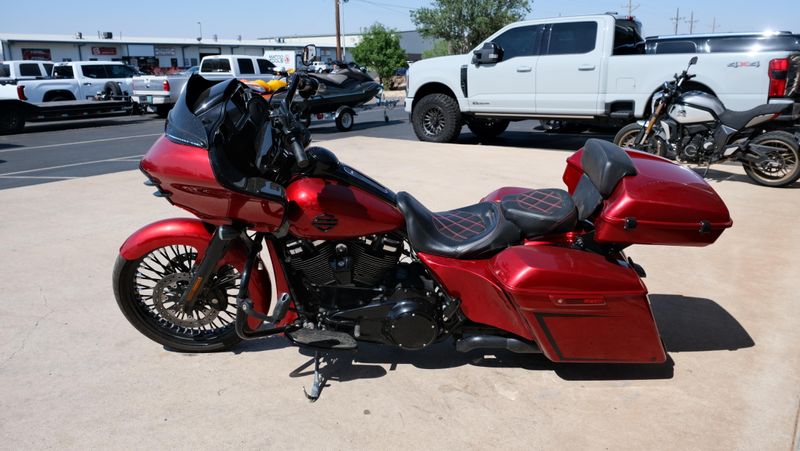 USED 2018 HARLEY ROAD GLIDE SPECIAL Image 5