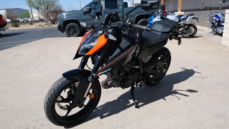 NEW 2026 KTM 250 DUKE Image 7