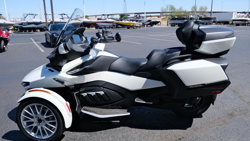 NEW 2026 CAN-AM SPYDER RT LIMITED Image 7