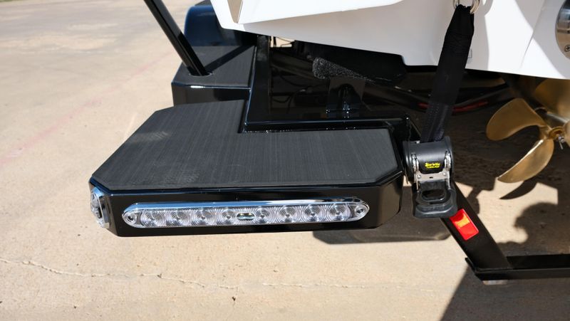 NEW 2026 MALIBU 25 LSV Image 59