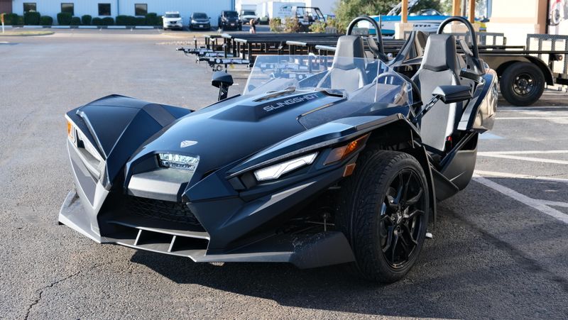 NEW 2025 POLARIS SLINGSHOT S AUTODRIVE JET BLACK Image 5
