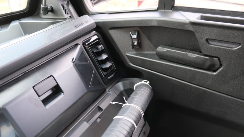 NEW 2026 CAN-AM DEFENDER MAX LIMITED CAB HD11 Image 7