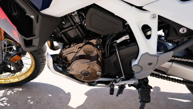 NEW 2026 HONDA AFRICA TWIN ADVENTURE SPORTS ES Image 18