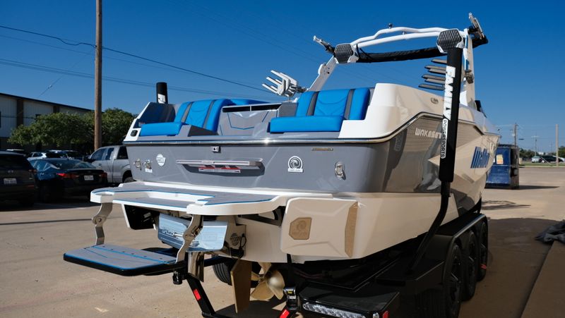 NEW 2026 MALIBU 25 LSV Image 5