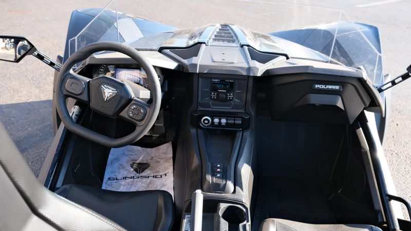 NEW 2025 POLARIS SLINGSHOT S AUTODRIVE JET BLACK Image 8