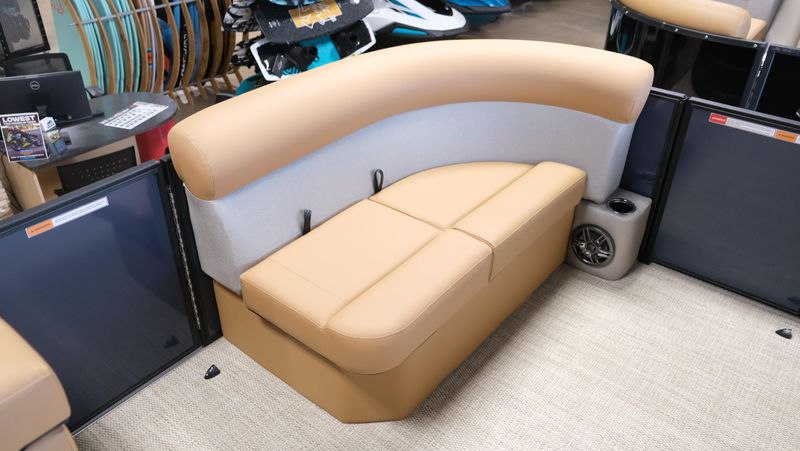 NEW 2026 CREST CONQUEST SE 200 CRUISE Image 7