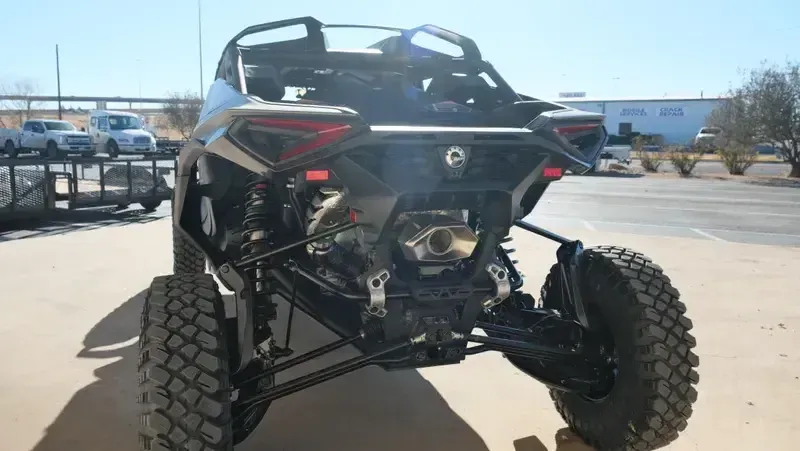 NEW 2026 CAN-AM MAVERICK R MAX X RC WITH SMARTSHOX 999T DCT Image 4