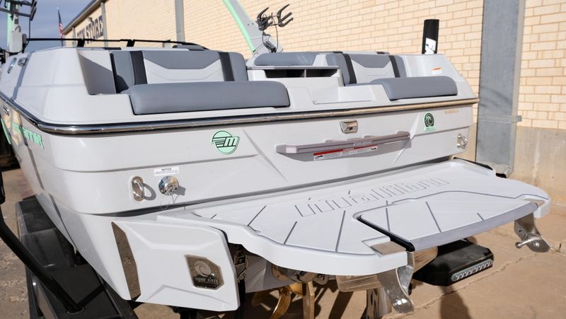 NEW 2026 MALIBU 23 LSV Image 7