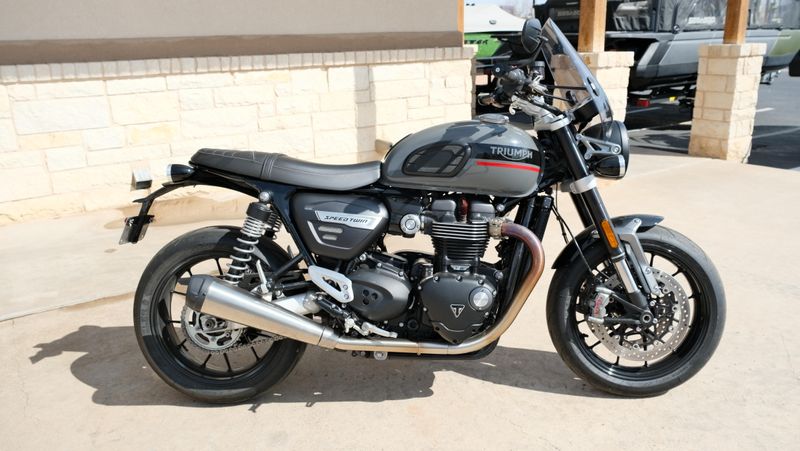 USED 2022 TRIUMPH SPEEDTWIN1200 Image 2