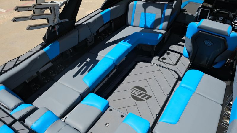 USED 2024 MALIBU WAKESETTER 23LSV Image 12